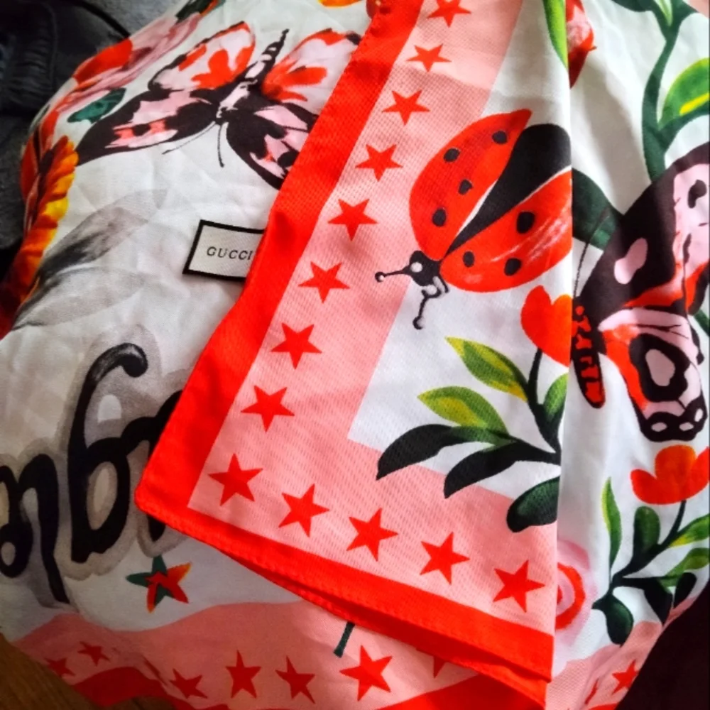 Gucci scarf - Picture 1 of 1